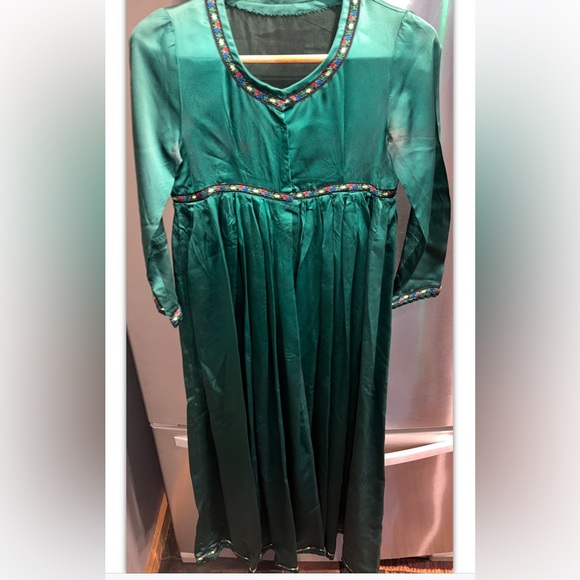 Swedish EMERALD GREEN Princess Long Satin Dress OPEN FRONT Flower Bavarian small - Picture 2 of 15